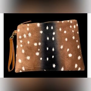 NWOT Faux Deer Pattern Wristlet🤎